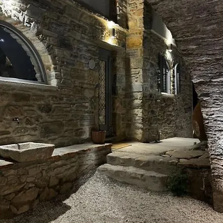 Daire Servena's Damarionas Village *