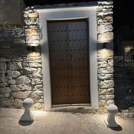 Servena's Damarionas Village Apartment