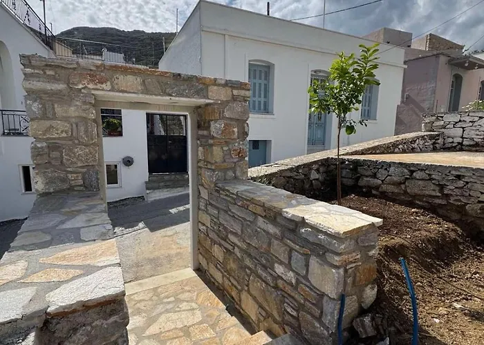 Servena's Damarionas Village * Naxos